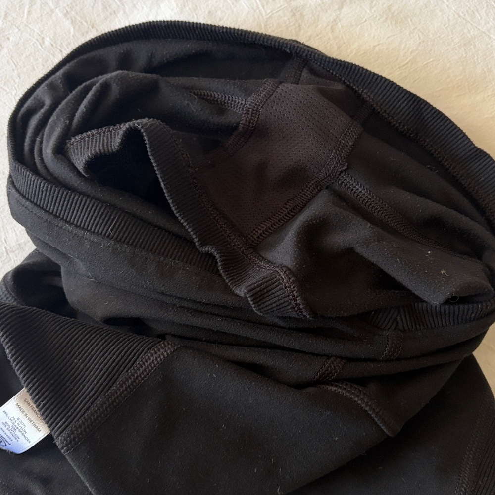 Athleta Black Shorts sz Large - Picture 9 of 9
